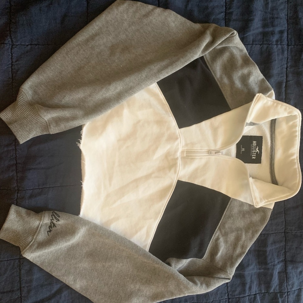 Cropped holister jacket